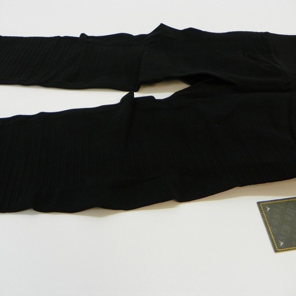 Fitness Performance Compression Capri Leggings - Picture 3 of 5